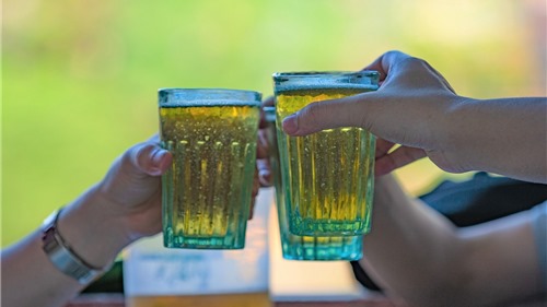 Đề xuất tăng thuế tiêu thụ đặc biệt với rượu, bia, thuốc lá