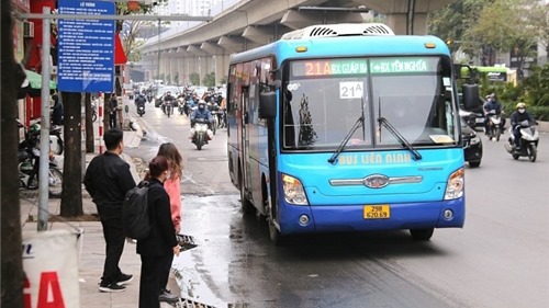 Hà Nội: Doanh thu vận chuyển hành khách 5 tháng đầu năm đạt 7,7 nghìn tỷ đồng