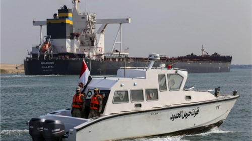 Liên tiếp 2 tàu dầu gặp sự cố, kênh đào Suez lại ùn tắc cục bộ