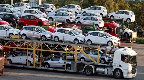 Lượng ô tô nhập khẩu nguyên chiếc tăng mạnh
