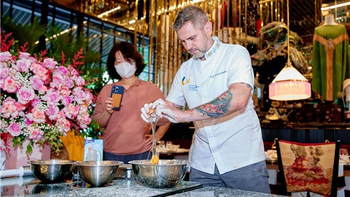 Thưởng thức ẩm thực Ukraine với đầu bếp hàng đầu tại Capella Hanoi