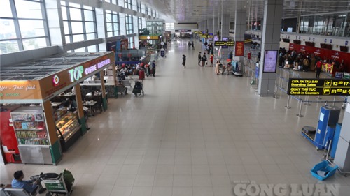 Sân bay Nội Bài vắng vẻ những ngày cận Tết