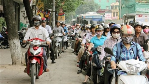 Hà Nội: Yêu cầu xử lý nghiêm phương tiện đi trên vỉa hè