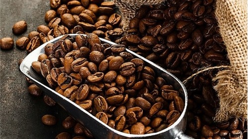 Giá cà phê giảm mạnh theo đà của thế giới