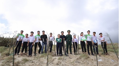 Vinamilk trồng 110.000 cây xanh góp phần phủ xanh Bình Định