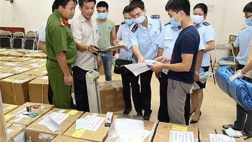 Hà Nội mở đợt cao điểm đấu tranh chống buôn lậu, gian lận thương mại dịp Tết