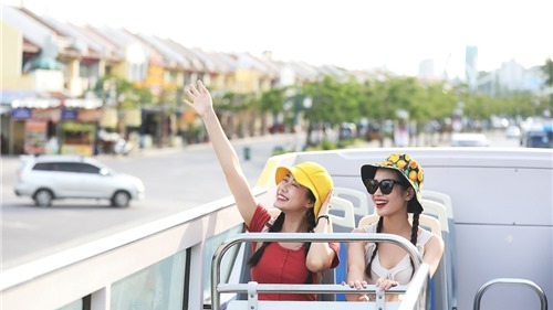 Khám phá "thủ phủ" du lịch Hạ Long cùng hot girl Trang Hime