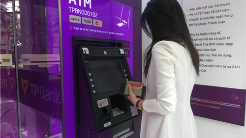 Sớm chuyển đổi sang thẻ chip để không mất tiền khi sử dụng thẻ ATM