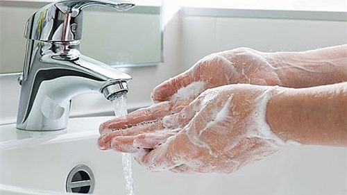 Thường xuyên rửa tay là biện pháp hiệu quả để tránh lây nhiễm Covid-19