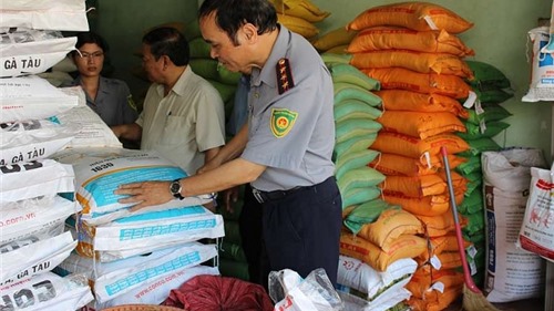 Hà Nội xử lý 38 vụ buôn lậu, hàng giả trong lĩnh vực nông nghiệp