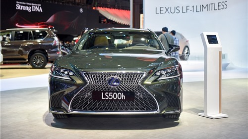Lexus bán ES, LS 500h SE 2020 tại Việt Nam