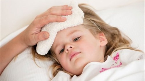 Trẻ bị ốm trong dịp Tết, cha mẹ cần phải làm gì?