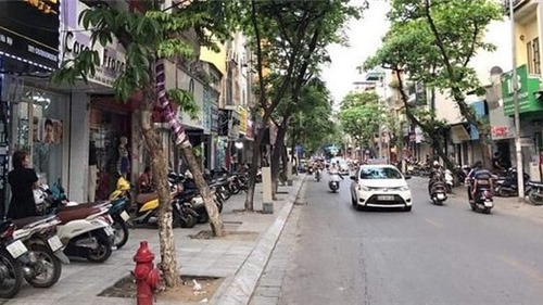Hà Nội bắt đầu cấm ô tô lưu thông trên đường Đội Cấn