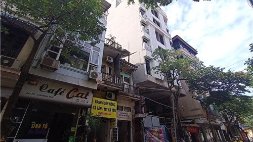 Quận Ba Đình: Hàng loạt công trình "ung dung" xây dựng sai quy chế phố cũ