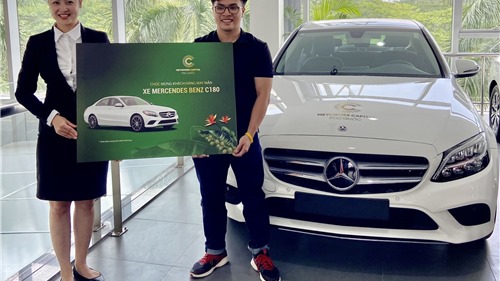 Khách mua Meyhomes Capital Phú Quốc nhận bàn giao xe Mercedes C180