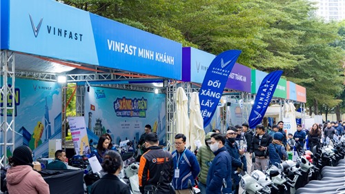Sôi động ngày hội đổi xăng lấy điện của Vinfast trên khắp 3 miền 