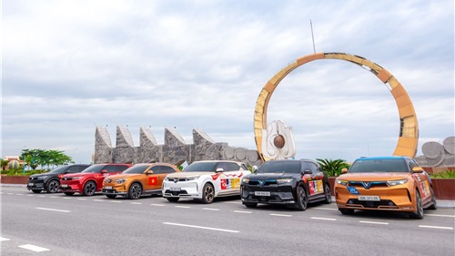 Chủ xe nói về VF 9: lái êm, dùng sướng, trải nghiệm ngày càng nâng cấp