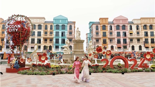 Không khí rộn ràng đón Tết đầu tiên ở nhà mới vạn cảnh đẹp “Quận Kinh Đô"