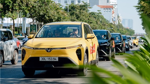 250 chiếc VinFast Limo Green đồng loạt bàn giao khắp 3 miền 