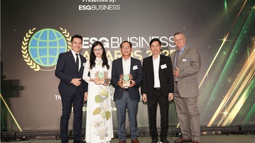 VinUni "Chiến thắng kép" tại ESG Business Awards 2025 