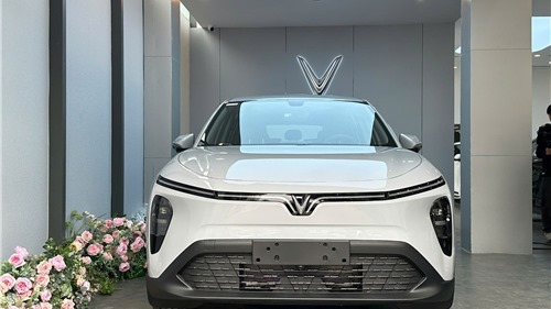 Người dùng Việt đánh giá Vinfast VF MPV 7 là "chuẩn mực cho xe gia đình" 