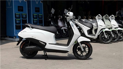 Giải mã lý do giới tài xế “săn lùng” xe máy điện đổi pin VinFast Evo 