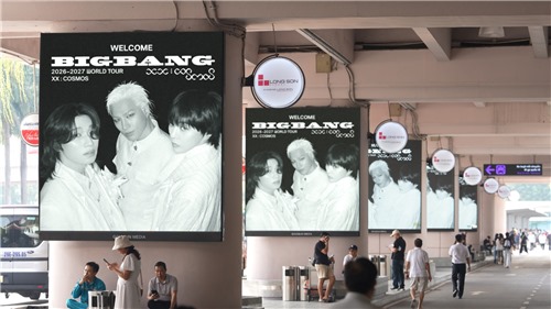 BIGBANG hạ cánh xuống Nội Bài, di chuyển bằng Rolls Royce về khách sạn 