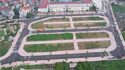 Giá đất nền Hà Nội "hạ nhiệt", giao dịch vẫn lao dốc: Ai đang "ôm hàng"? 