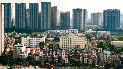 Loạt doanh nghiệp địa ốc "xoay trục" tìm động lực tăng trưởng mới 