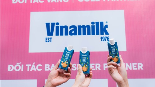 Vinamilk tài trợ “132 kg đạm” cho 11.000 runner VnExpress Marathon Hà Nội 