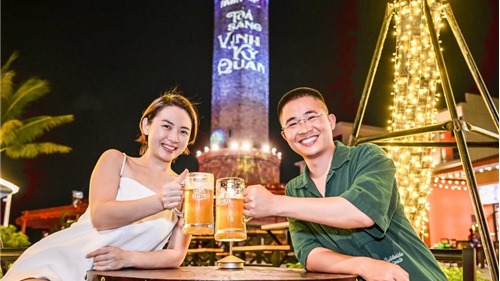 “Chốt kèo” 2/9 gần Hà Nội: Mê mẩn show 3D mapping và pháo hoa kép