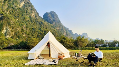 Lưu ngay điểm cắm trại mới view cực xịn tại Serena Resort Kim Bôi 