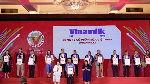 Vinamilk 28 năm liên tiếp giữ danh hiệu hàng Việt Nam chất lượng cao