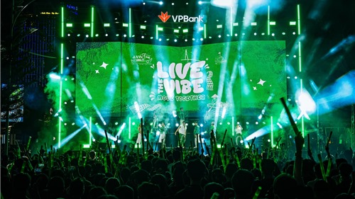 Đêm nhạc “VPBank Live the Vibe - Move Together” “hút” hàng ngàn fan trẻ