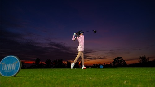 Giải mã sức hút của trải nghiệm golf đêm tại Phú Quốc 