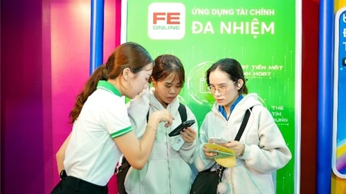FE CREDIT giữ vững vị thế dẫn đầu ngành tài chính tiêu dùng 