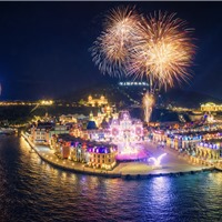 Đêm giao thừa rực rỡ: “Thánh địa countdown họ Vin” vững vàng trên bản đồ Việt