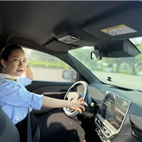 Nữ chủ xe VinFast VF 6: “Cuộc đời sang trang từ khi lái xe điện”