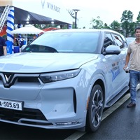 Trải nghiệm "Hào khí sông Lam": Khách hàng chốt cọc VF 7 ngay sau lái thử