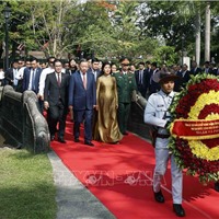 Tổng Bí thư Tô Lâm dâng hoa Tượng đài Chủ tịch Hồ Chí Minh ở Philippines