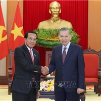 Ưu tiên cao nhất phát triển quan hệ Việt Nam - Lào