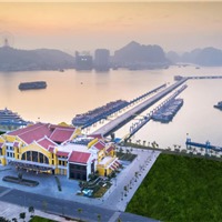 Du khách “kín lịch” chơi lễ Quốc khánh đầu tiên của thành phố Quảng Ninh 