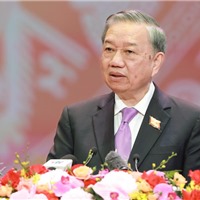 Quân đội nhân dân vững bước dưới cờ Đảng quang vinh 