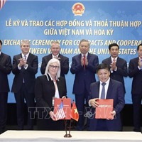 Tổng Bí thư chứng kiến ký kết hợp tác Việt Nam - Hoa Kỳ