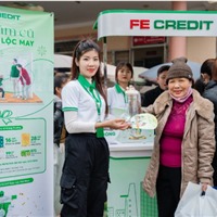  FE CREDIT: Khách hàng hào hứng tham gia tư vấn và nhận quà tại chuỗi hoạt náo