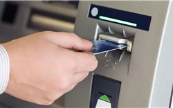 Cách tránh bị đánh cắp dữ liệu khi giao dịch qua ATM