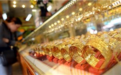 Chịu tác động của thị trường thế giới, giá vàng SJC mất tới gần 300.000 đồng/lượng