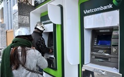 Tiết kiệm tiền trong thẻ ATM Vietcombank, “bỗng dưng” mất 52 triệu đồng