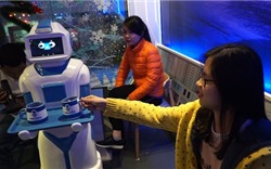 Giáng sinh này phải check in ngay quán cà phê Robot đầu tiên ở Hà Nội