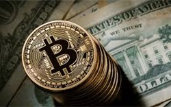 Bitcoin lần đầu tiên vượt mốc 10.000 USD